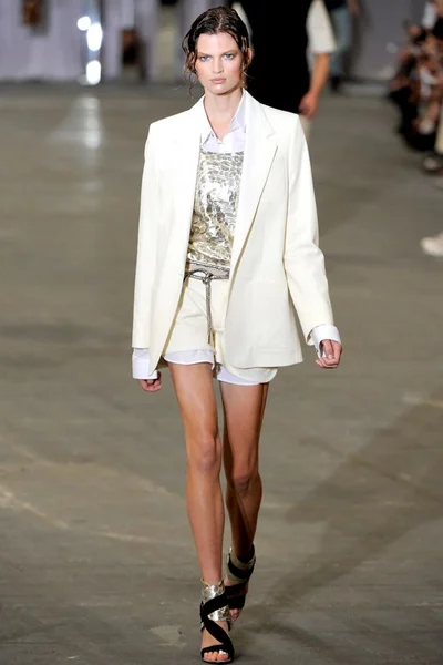 Look 27